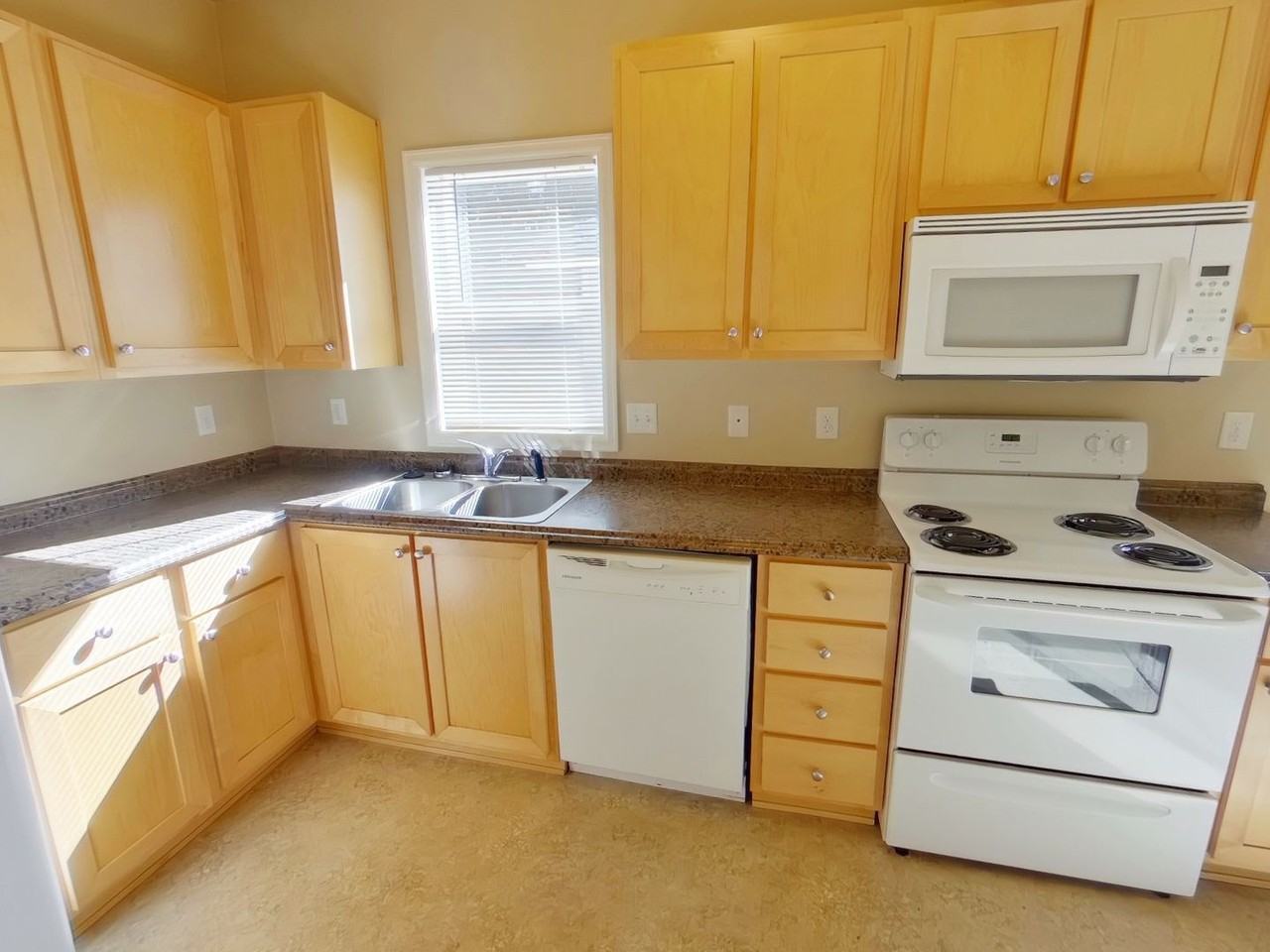 429 East 15th Ave - Photo 6 of 19