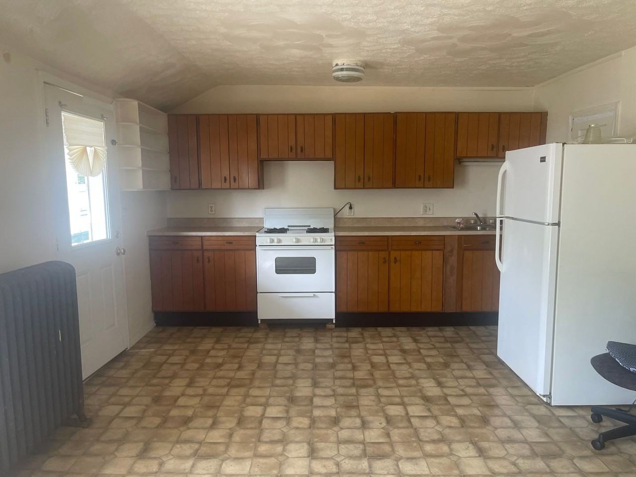 43 W. Lewis - Photo 7 of 8