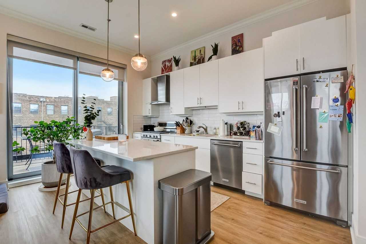 128 South Laflin L.L.C. - Photo 7 of 50