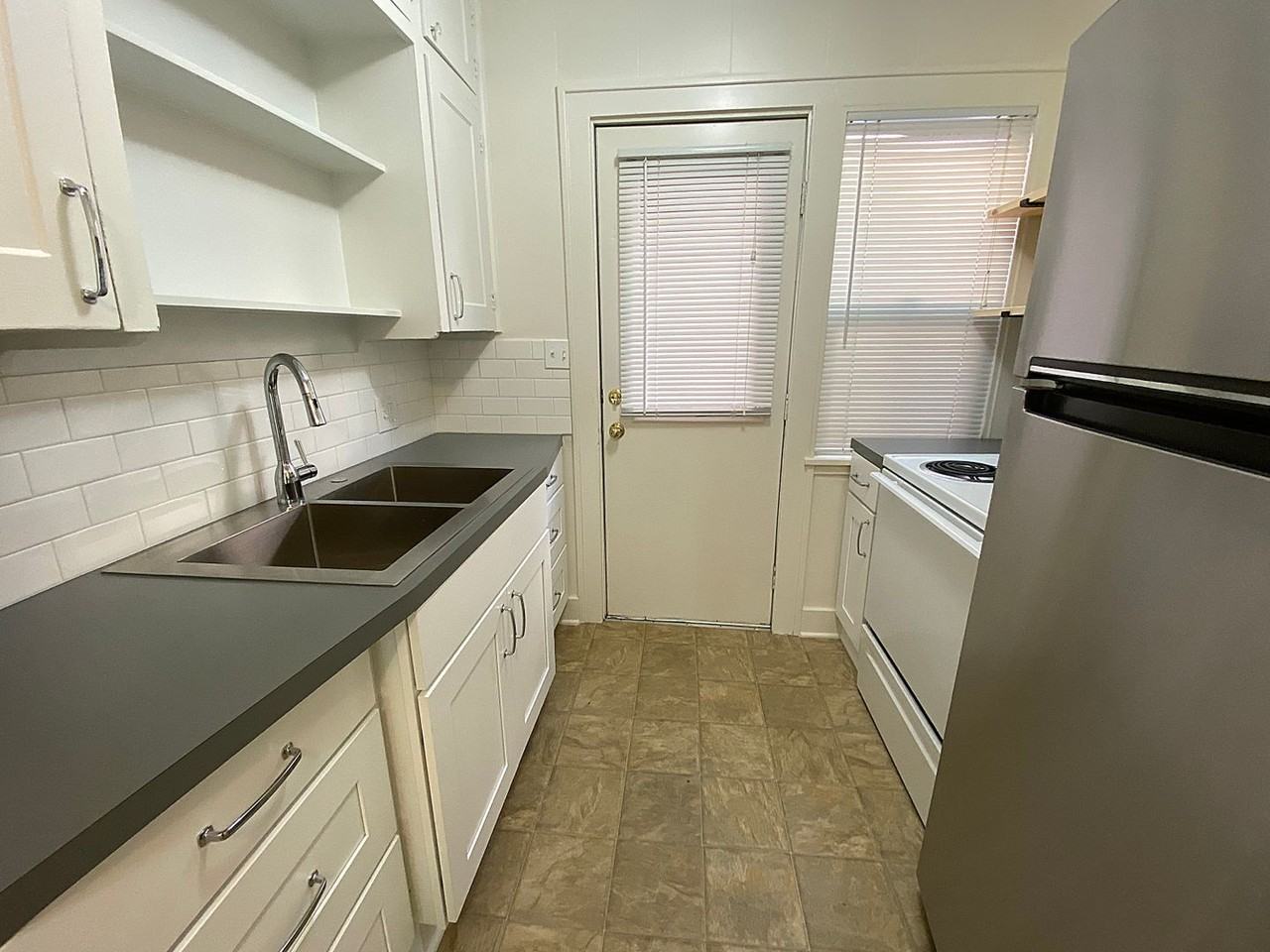 1350 Ne 28th Ave - Photo 7 of 13