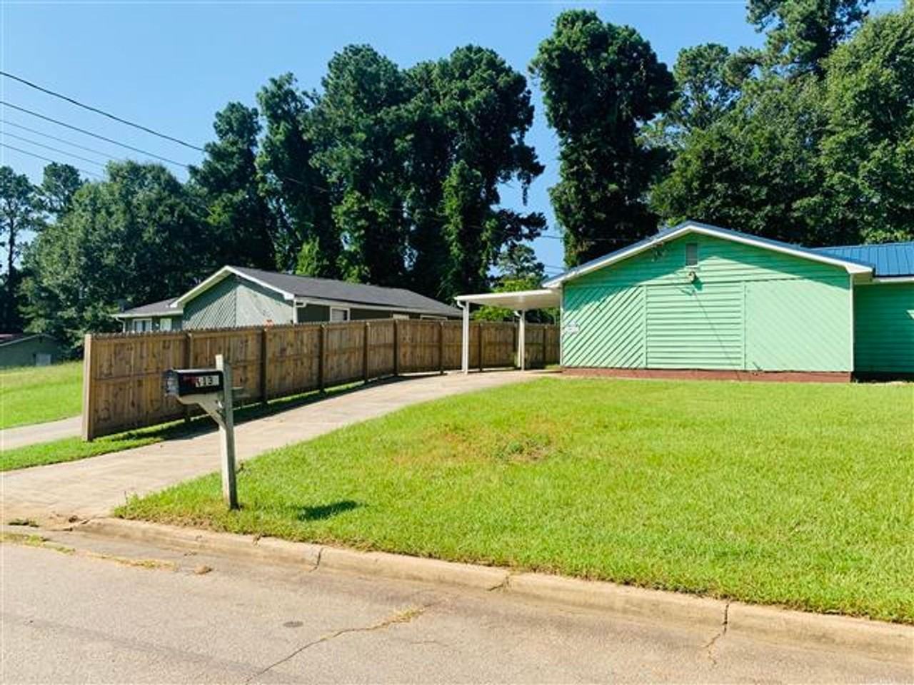 9132 Bent Pine Ct NE - Photo 3 of 16