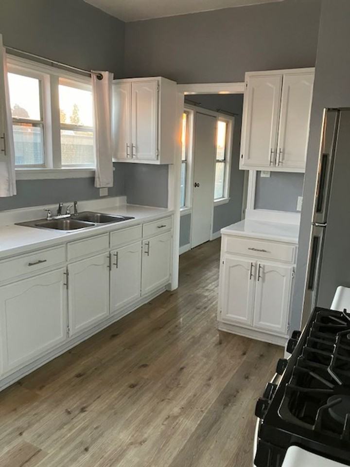 3978 La Salle Ave - Photo 3 of 8