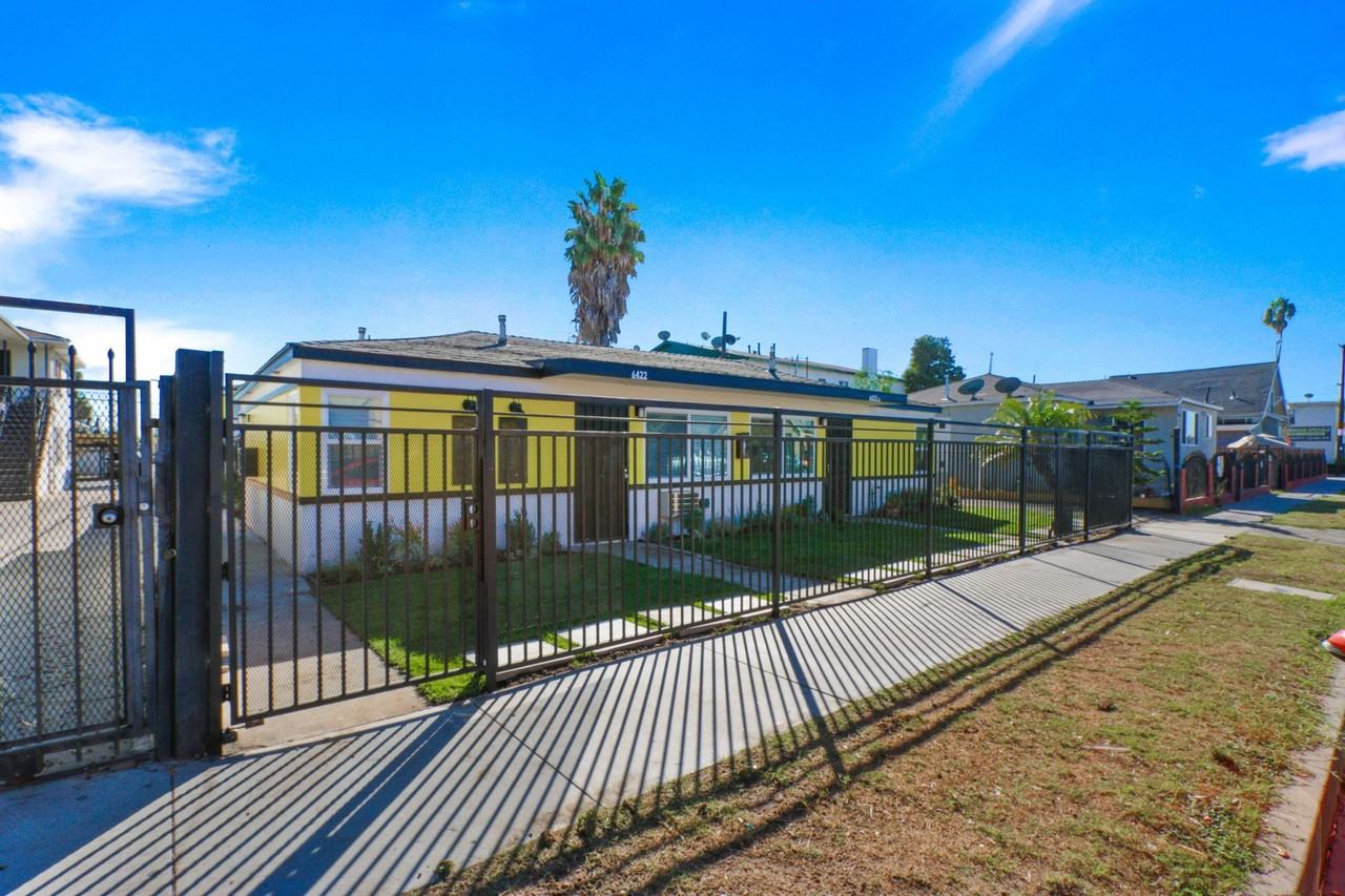 Victoria 2 - Photo 2 of 15