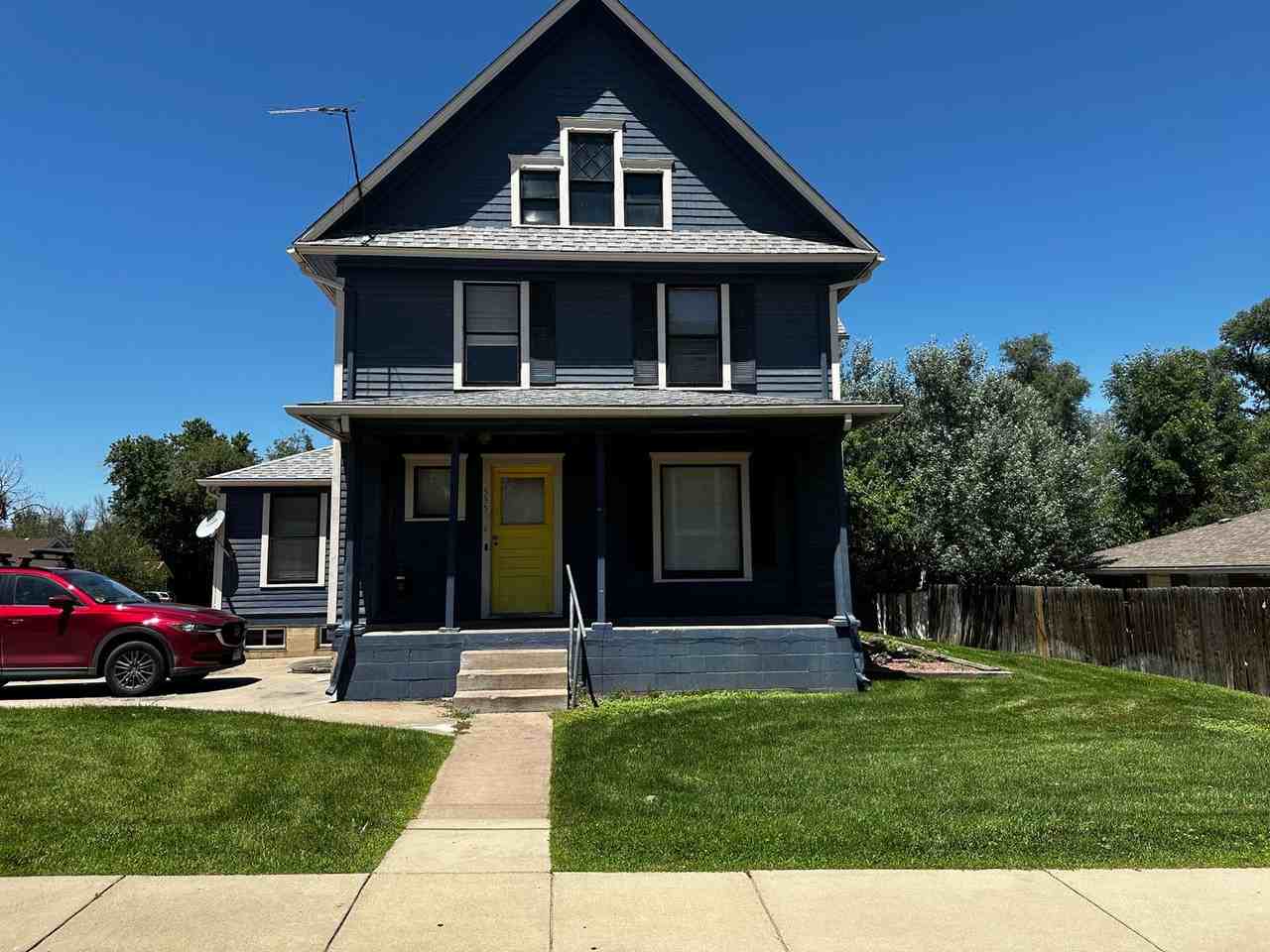 535 17th Street - Photo 2 of 35