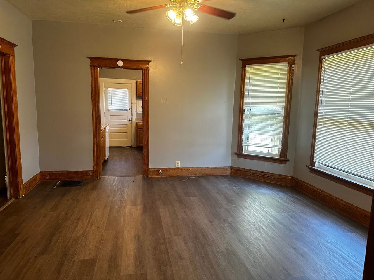 535 17th Street - Photo 4 of 35