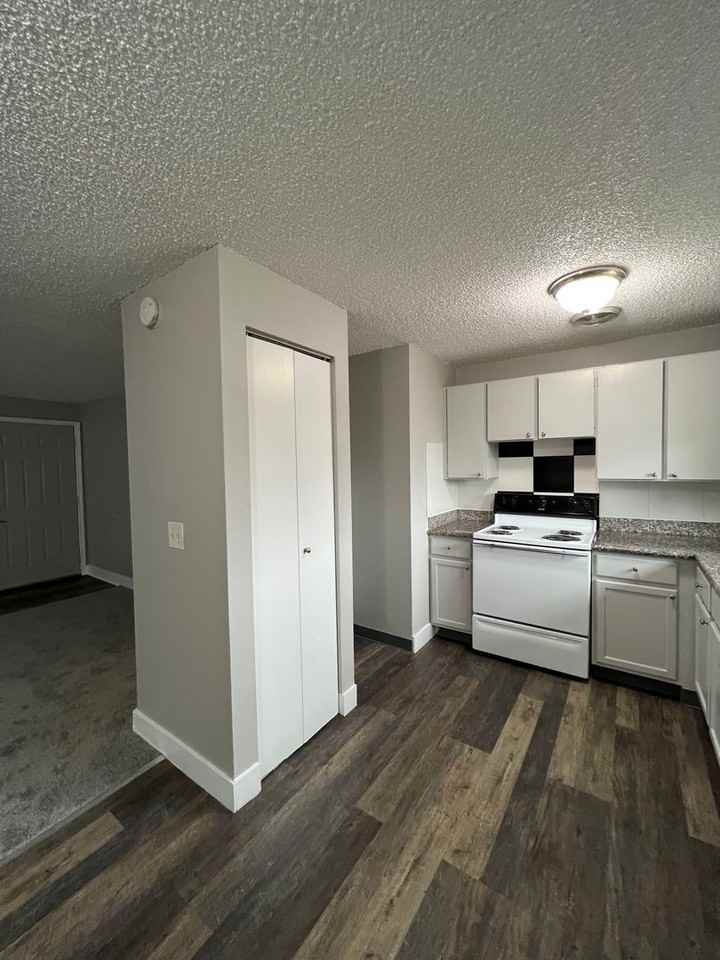 Surrey Square Apartments - Photo 2 of 46
