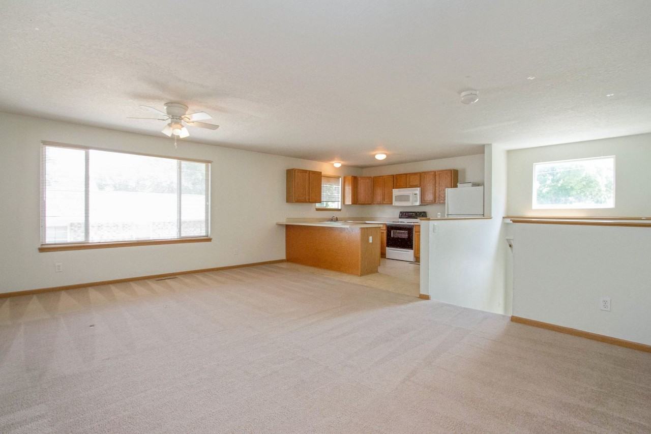 229 Washington - Photo 2 of 15