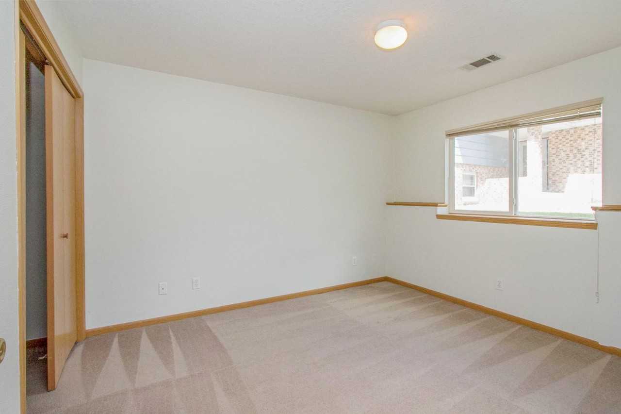 229 Washington - Photo 6 of 15