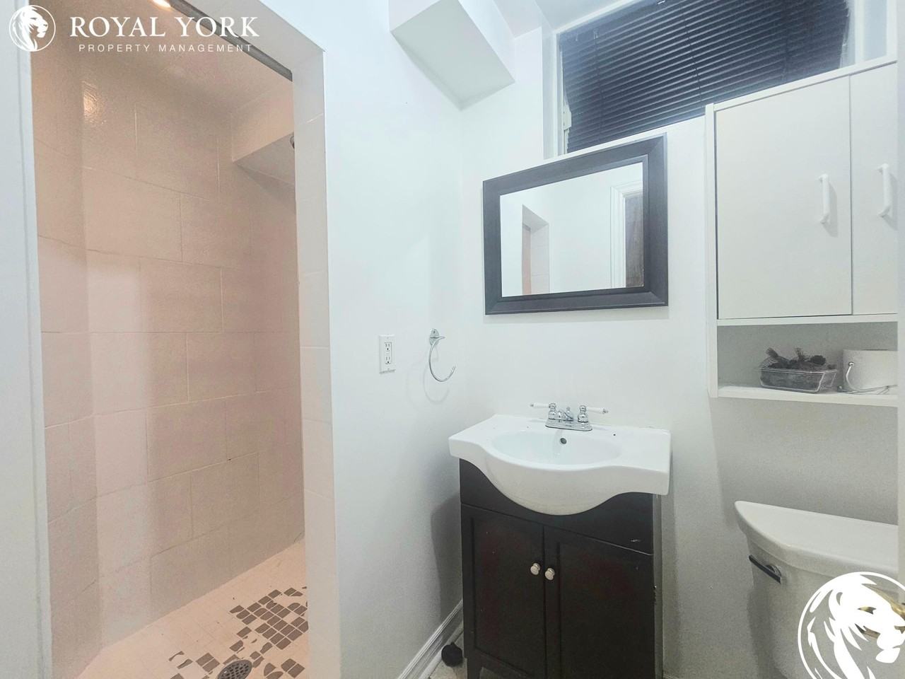 46 Esther Dr #2 - Photo 3 of 33