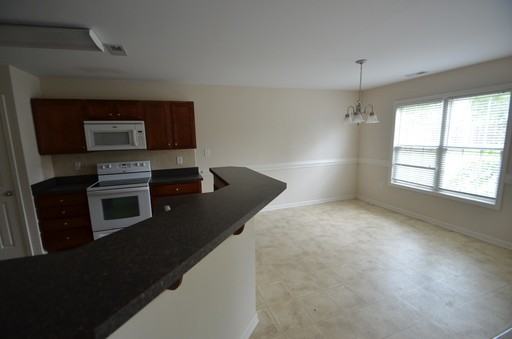 215 Valley Oak Dr - Photo 2 of 10