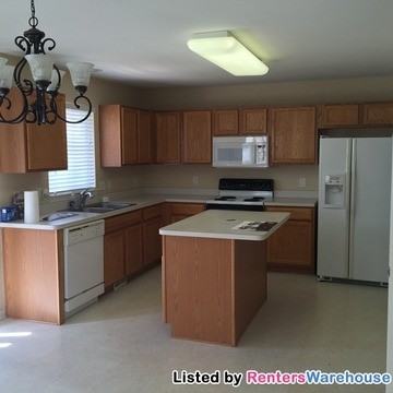 4998 Pond View Ct - Photo 3 of 14