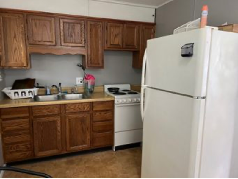 925 S Main St - Photo 3 of 4