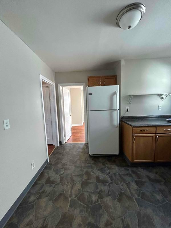 185 Harwood Ave - Photo 4 of 11