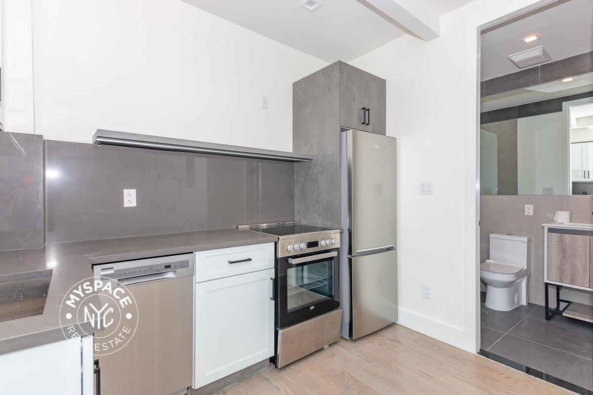 2911 Albemarle Rd #5F - Photo 6 of 16
