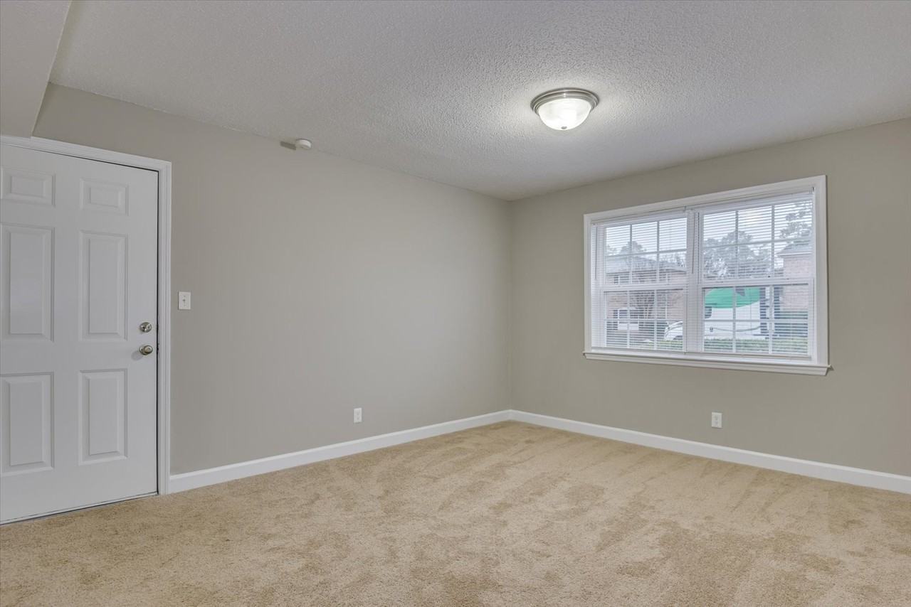 2905 Arrowhead Dr Apt D3 - Photo 3 of 26