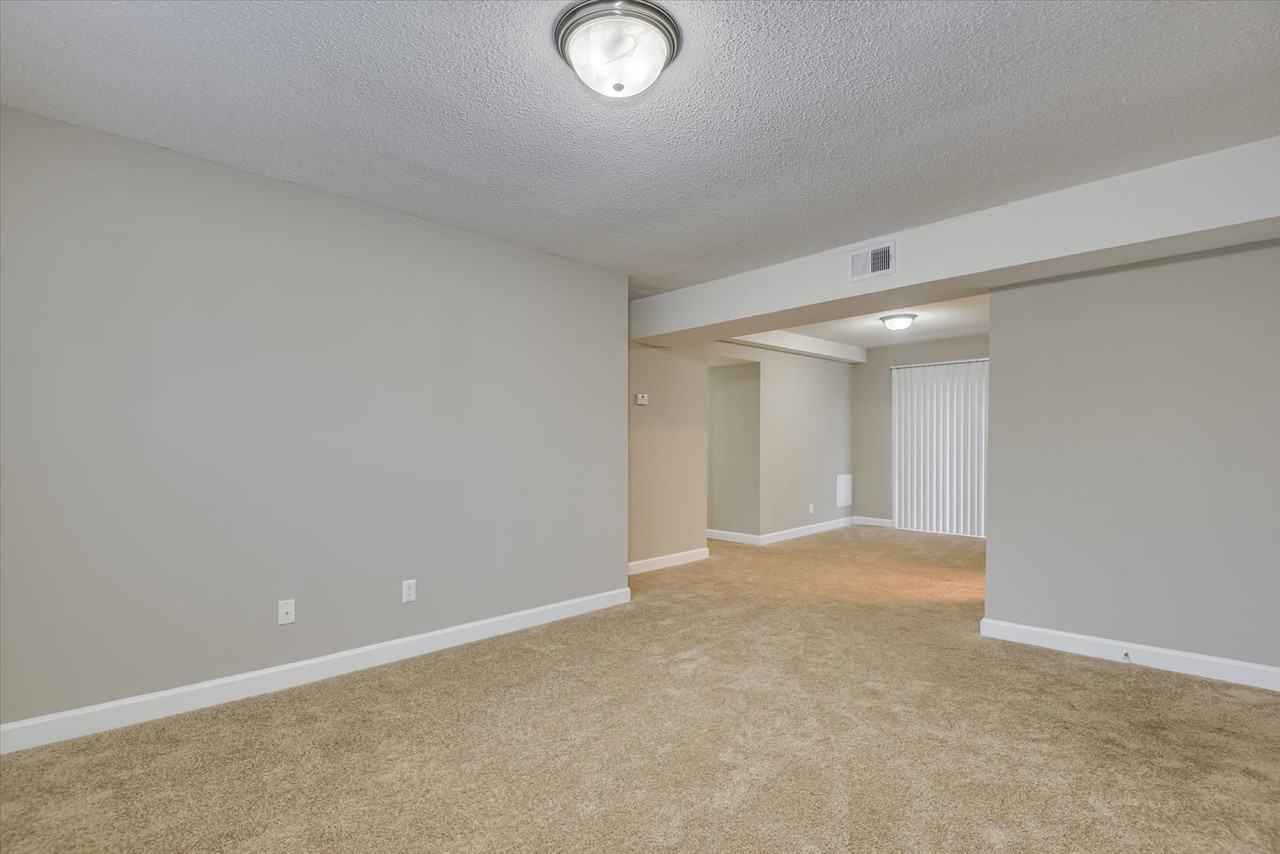 2905 Arrowhead Dr Apt D3 - Photo 6 of 26