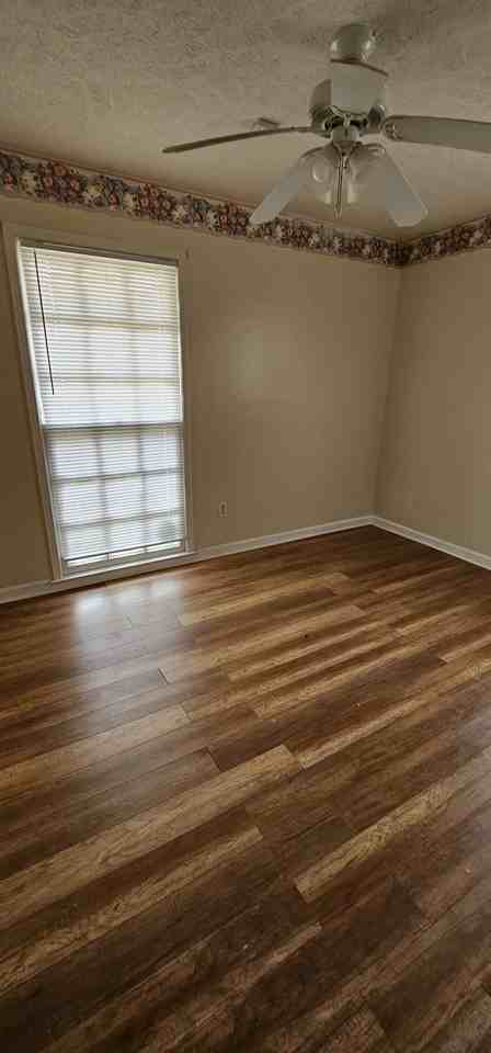 4365 Sunshine Dr #1 - Photo 3 of 7