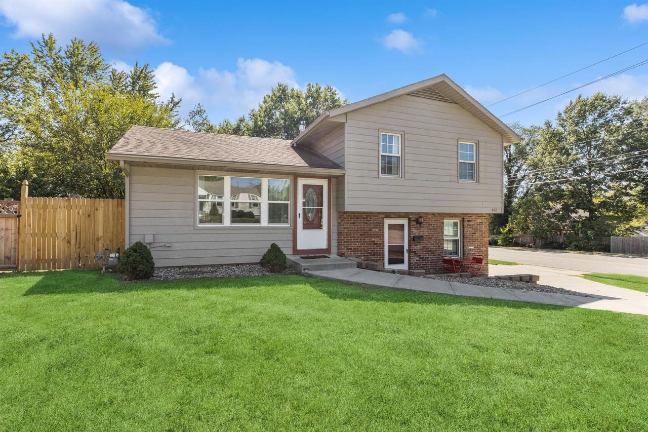 8617 West 92nd Street #1 - Photo 3 of 27