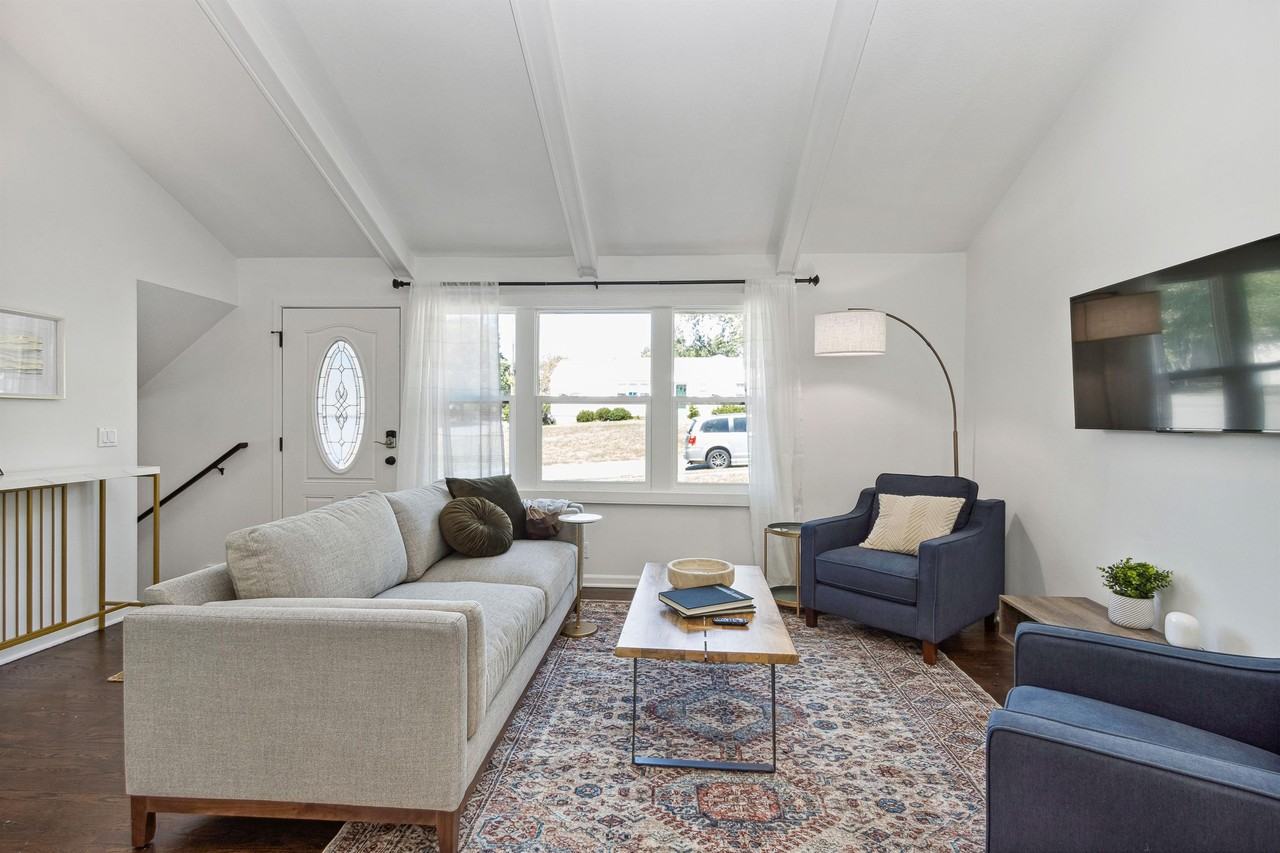 8617 West 92nd Street #1 - Photo 7 of 27