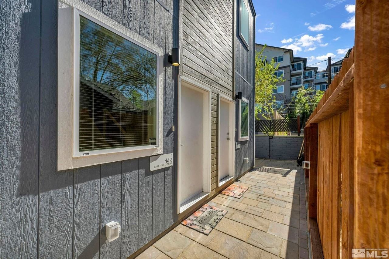 E. 7th St 442 - Duplex - Photo 2 of 9