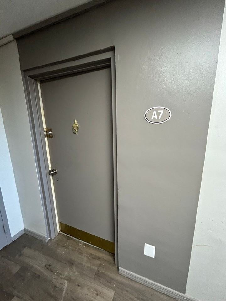 2030 Riverside Drive - Photo 2 of 30