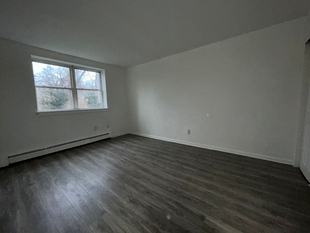 2030 Riverside Drive - Photo 5 of 30