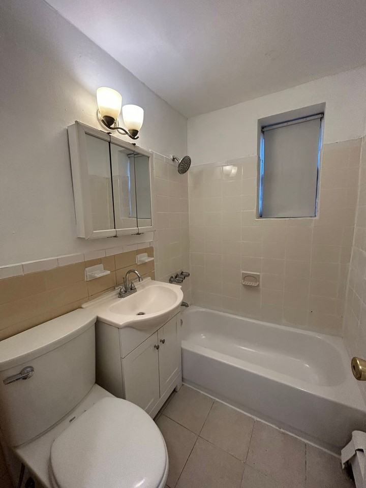 2030 Riverside Drive - Photo 7 of 30