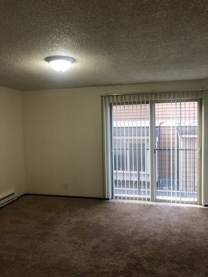 4222 Apartments - Photo 3 of 19