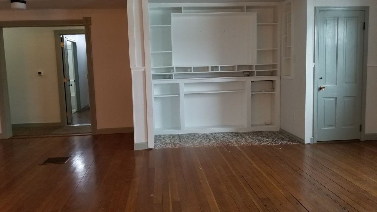 1695 Dows St - Photo 3 of 29