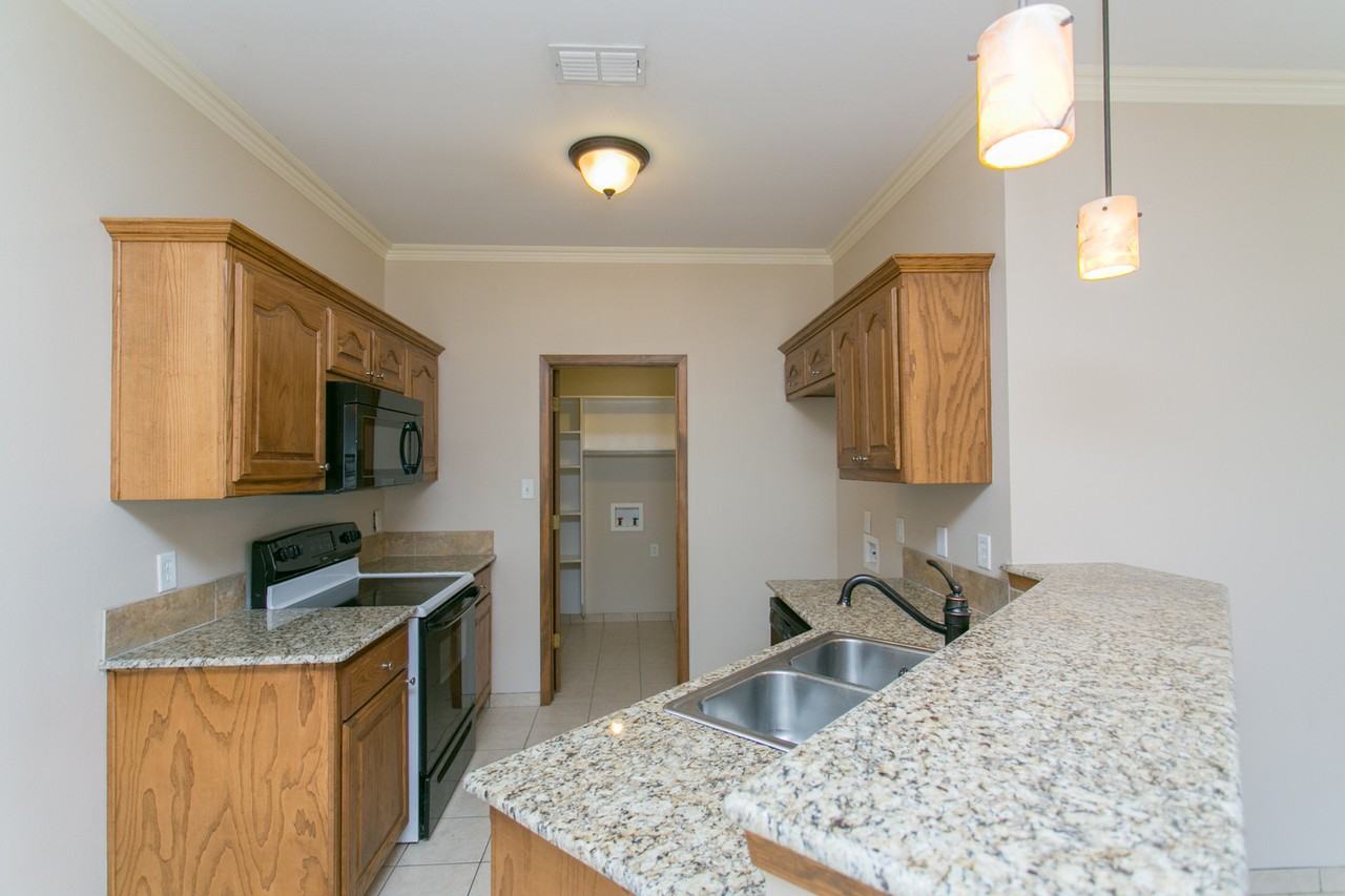 16151/16153 Rolling Meadows Dr. - Photo 2 of 17