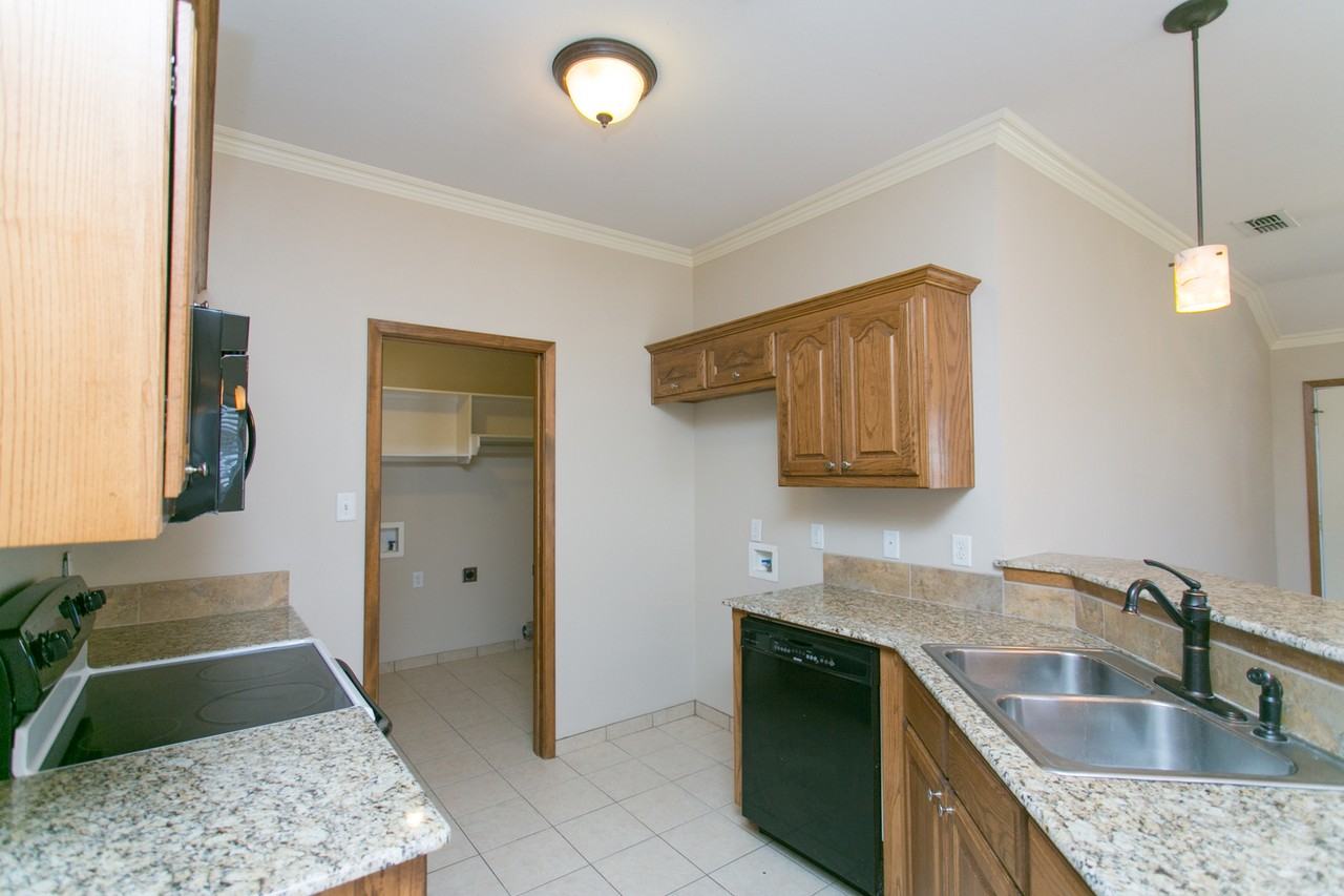 16151/16153 Rolling Meadows Dr. - Photo 3 of 17