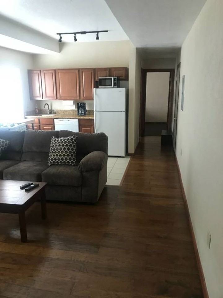 1001 E Cason st - Photo 2 of 29