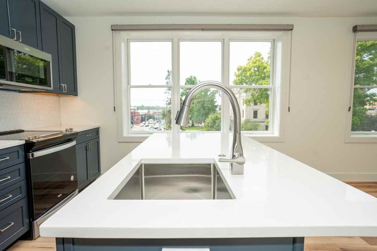 102 W 6th St - Photo 3 of 50