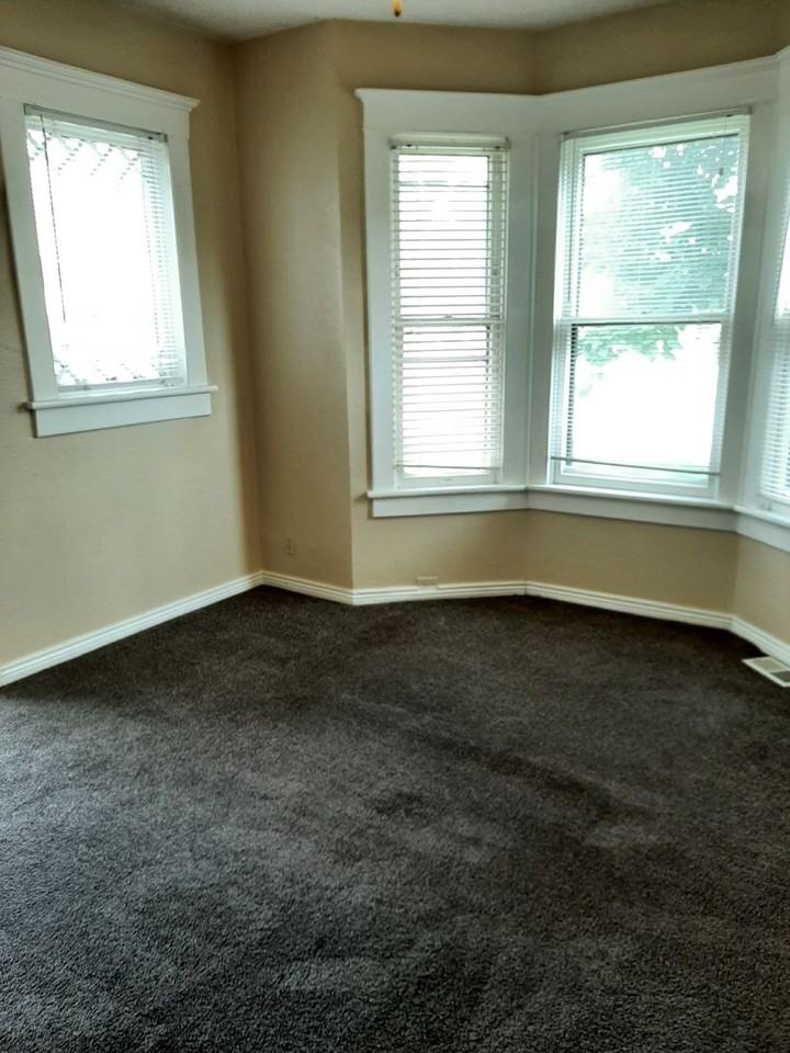 1600 7th Avenue - Photo 5 of 35