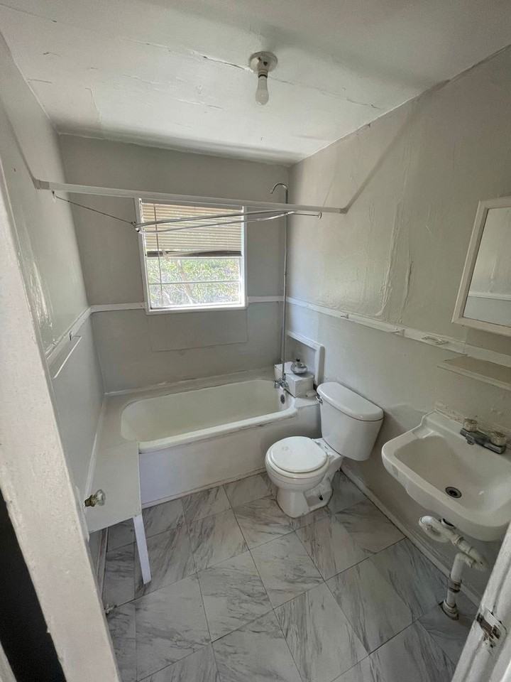 JCrosson/Minze - Photo 3 of 6