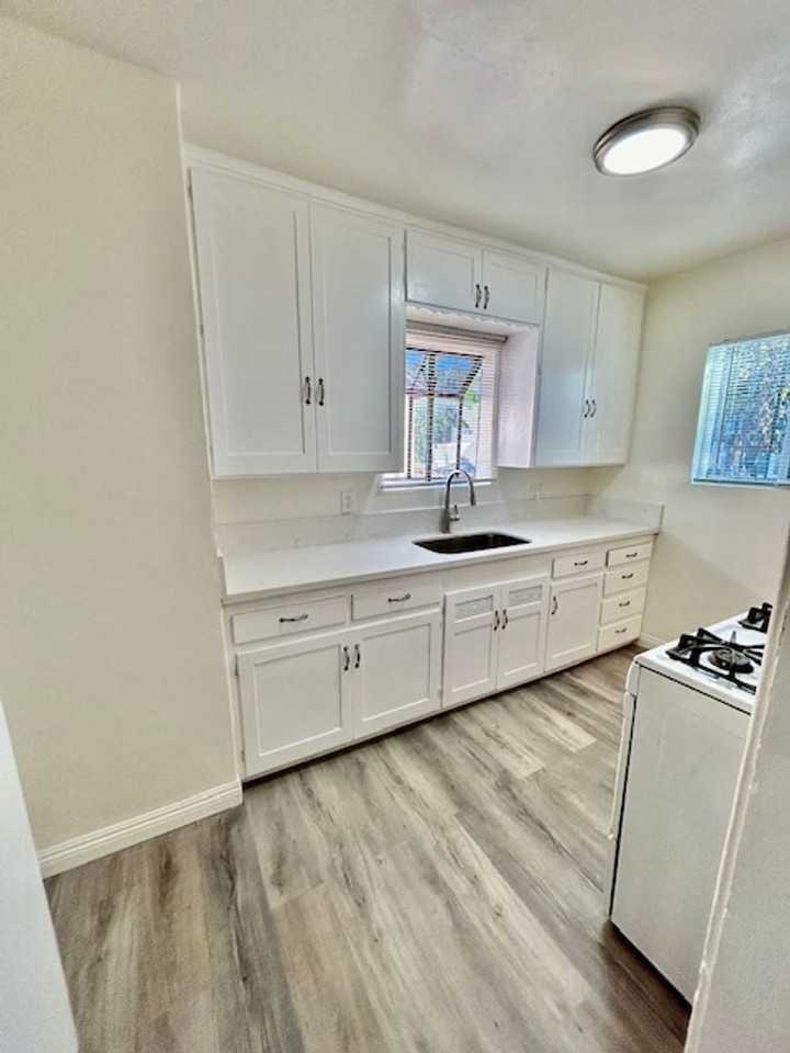 4355 44th St - Photo 5 of 16