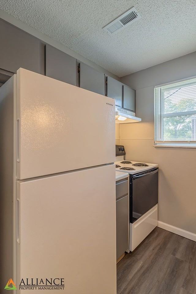 Fremont St. 1200 - Photo 7 of 23