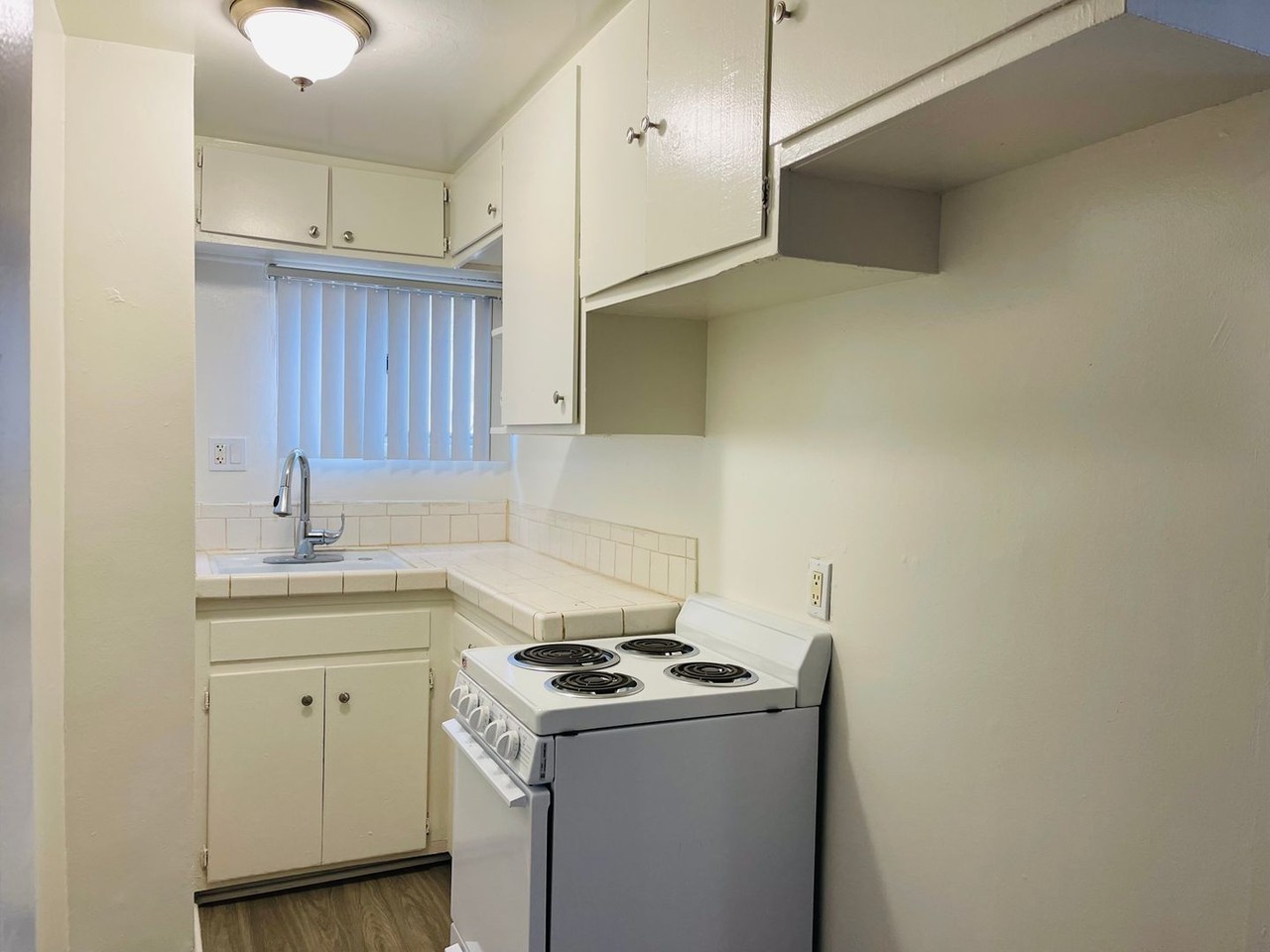 12911 Galway Street - Photo 5 of 6
