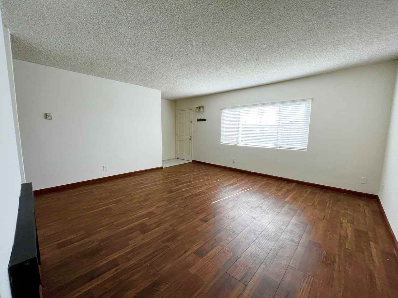 21st St 1144 - Photo 2 of 11