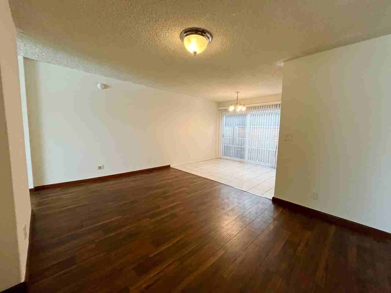 21st St 1144 - Photo 3 of 11