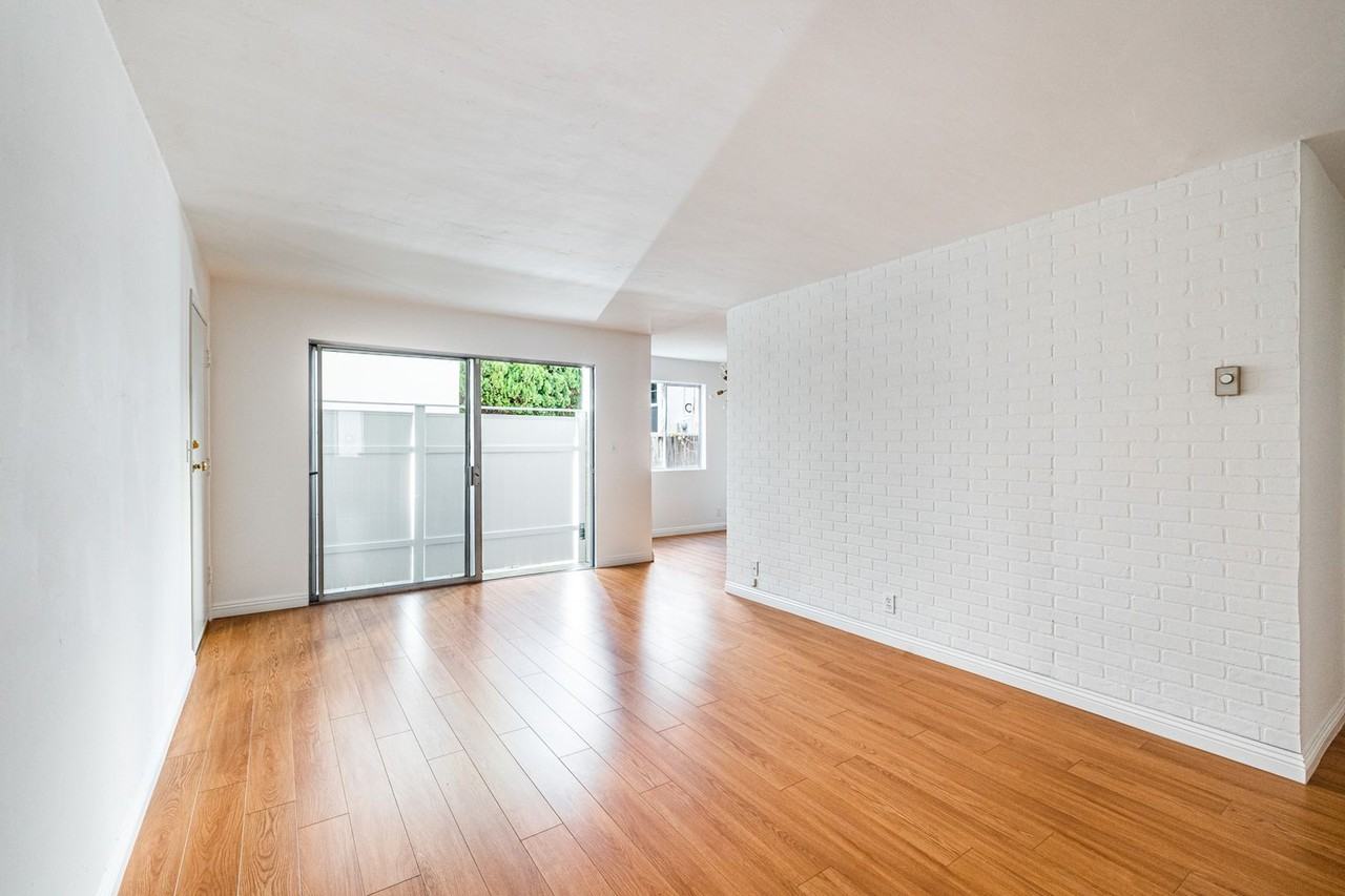 1008 17th Street - Photo 3 of 35
