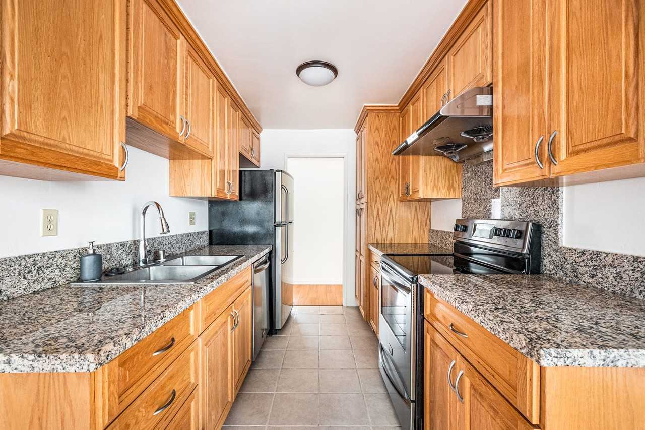 1008 17th Street - Photo 4 of 35