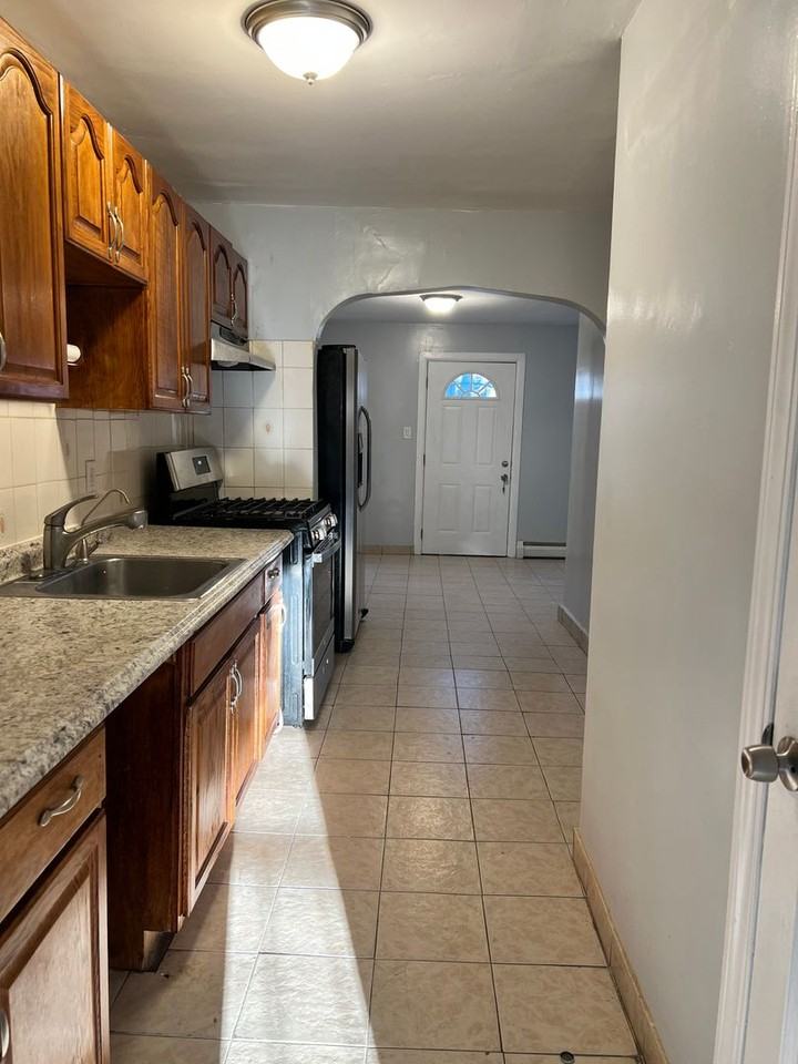 71 Babylon Turnpike - Photo 3 of 30