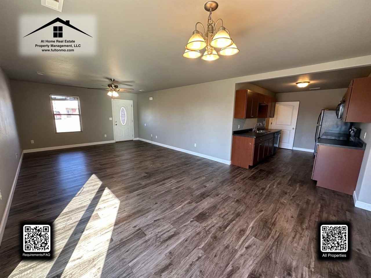 Commons Loop - Photo 3 of 31