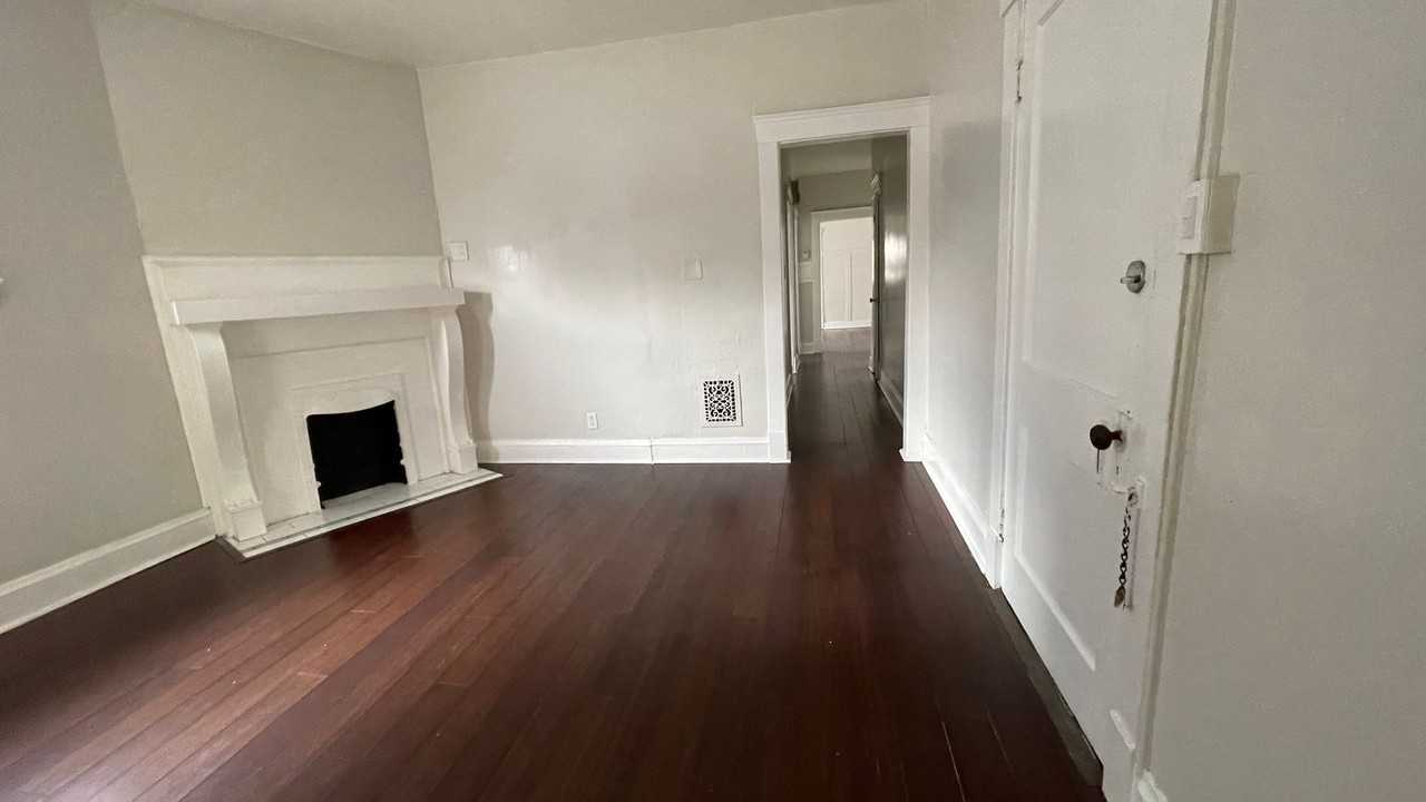 1446 1446 e 115 - 2 #2 - Photo 2 of 13