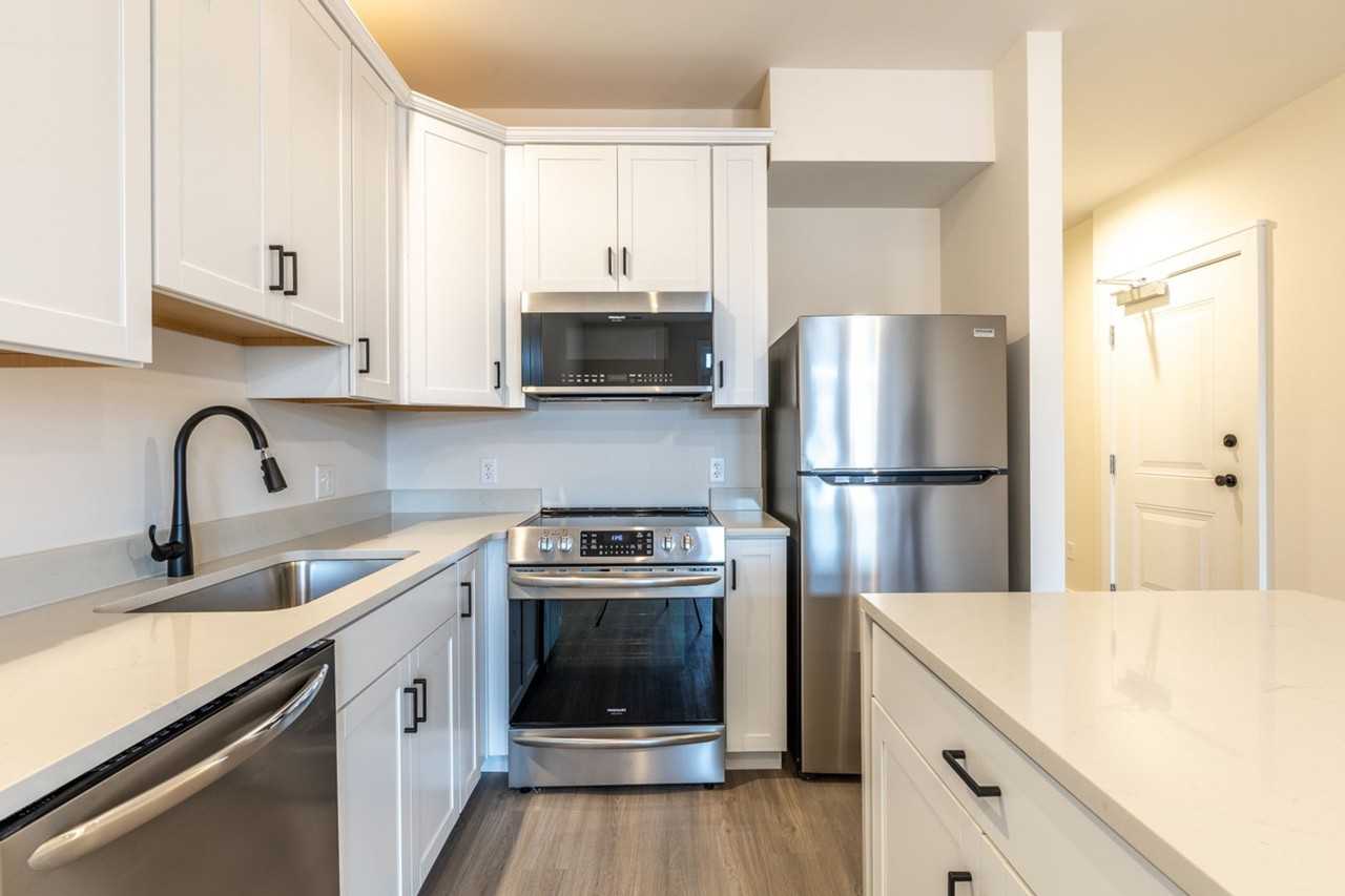 Rugby Station - Photo 2 of 37