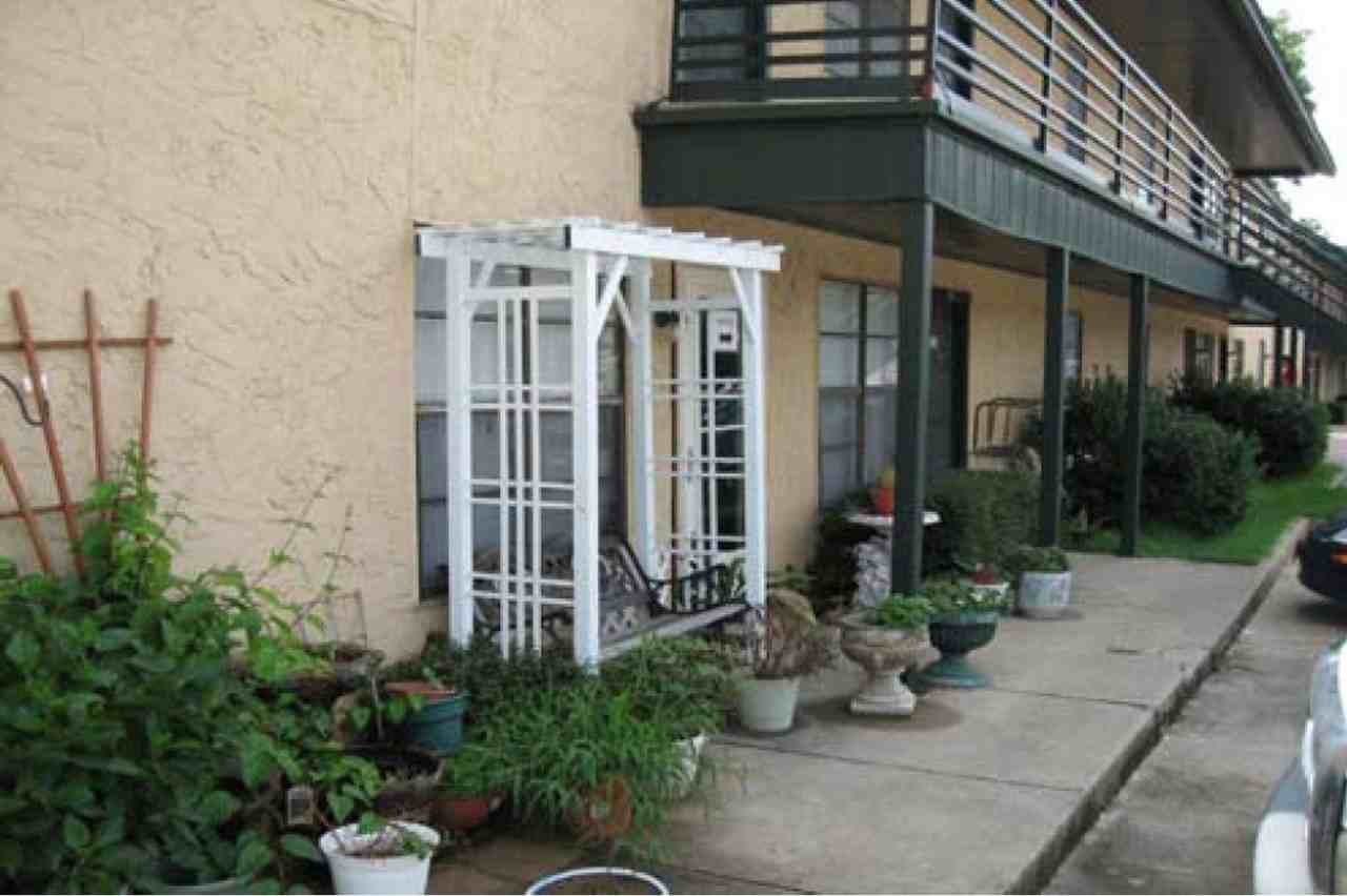 Westridge Apts - Photo 2 of 6