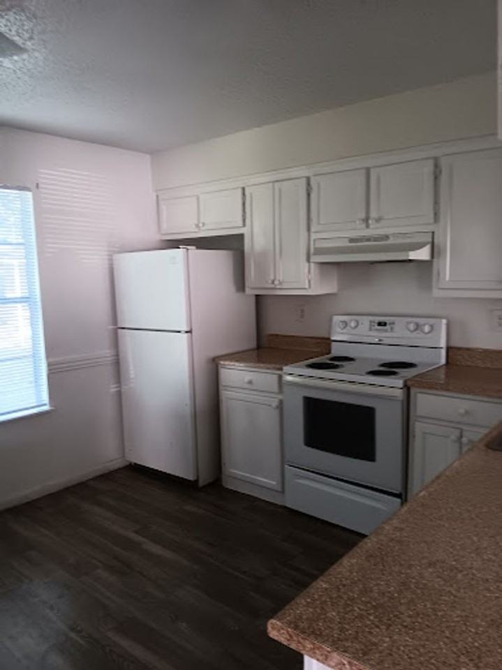 Westridge Apts - Photo 3 of 6