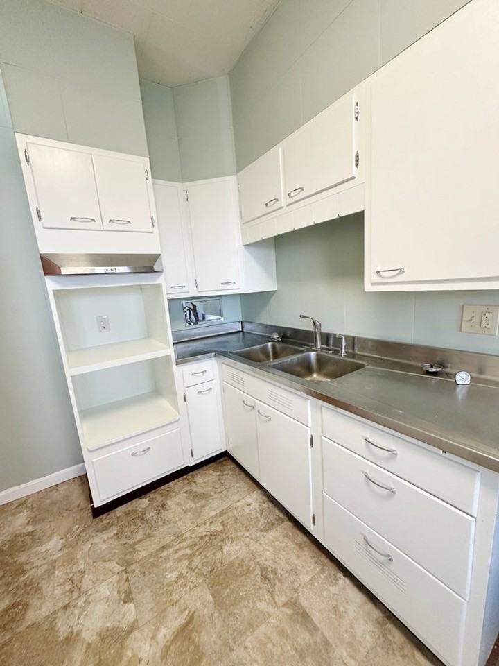 60-62 Thomas 43 Crown - Photo 3 of 15