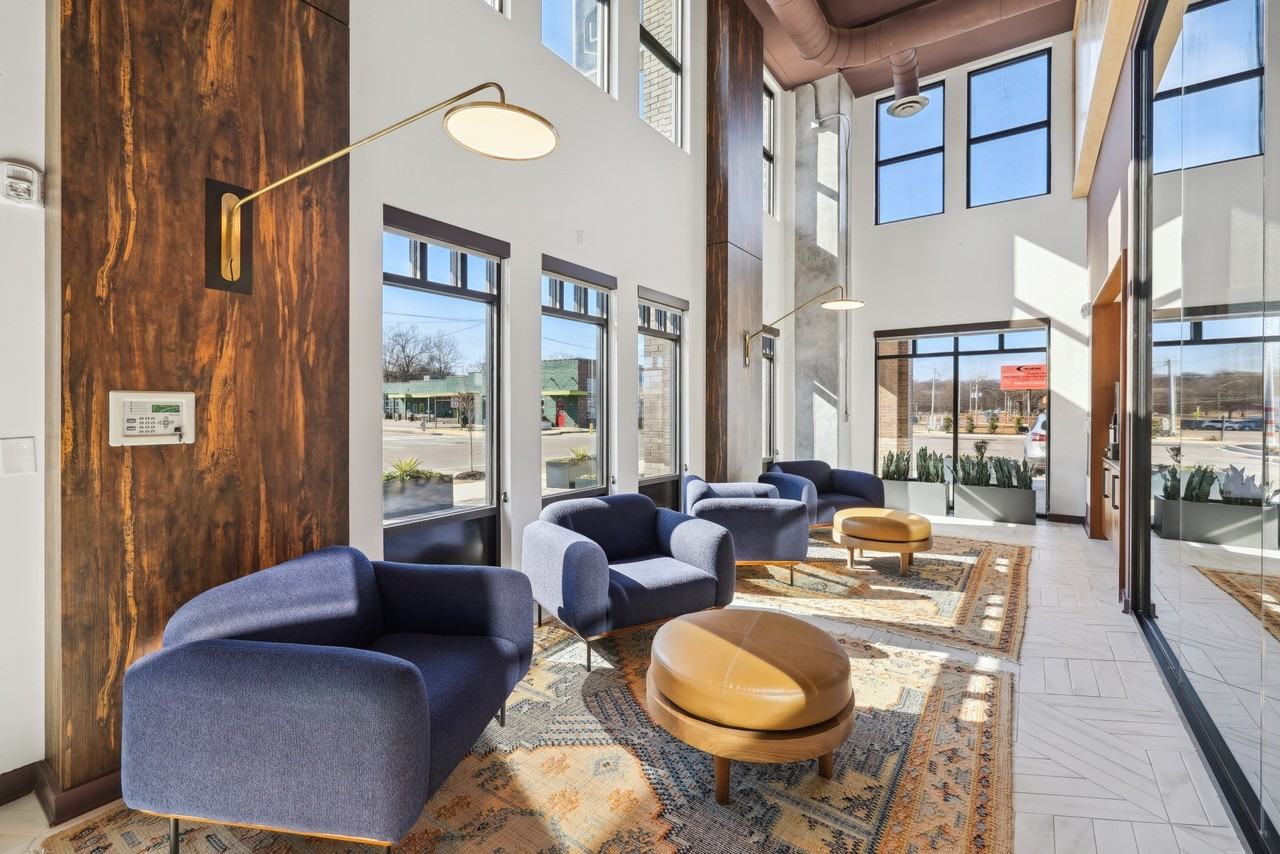 Link Apartments® Broad Ave - Photo 7 of 33